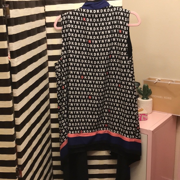 BNWT DKNY Asymmetrical Vest - Picture 4 of 5